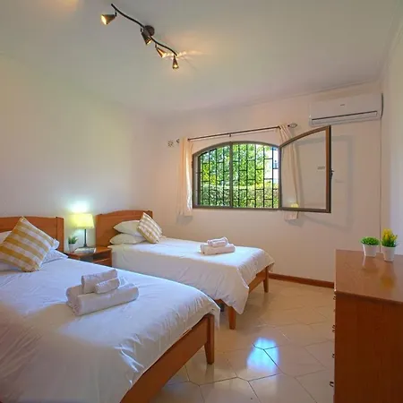 Apartamento 2 Bed Ground Floor In *