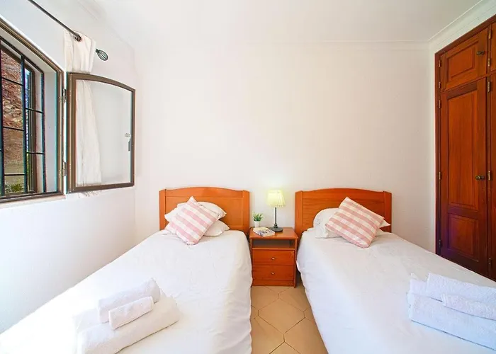 Διαμέρισμα 2 Bed Ground Floor In