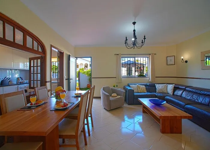 Διαμέρισμα 2 Bed Ground Floor In