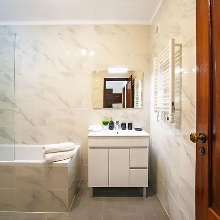 Apartment 2 Bed Ground Floor In