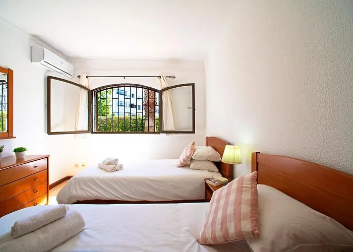 2 Bed Ground Floor In דירה