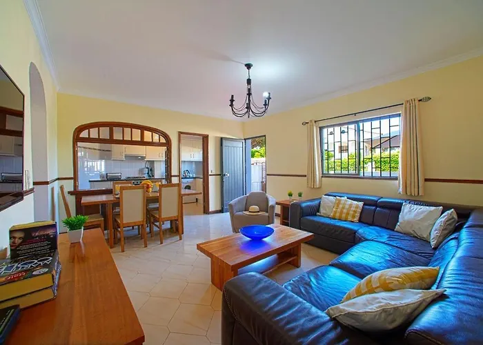 2 Bed Ground Floor In דירה *