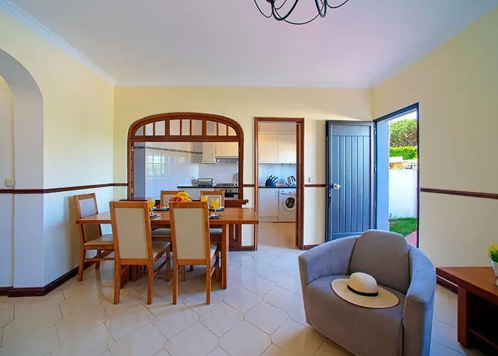 2 Bed Ground Floor In דירה *