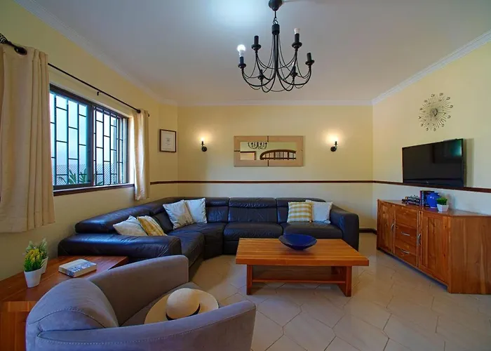 דירה 2 Bed Ground Floor In וילהמורה