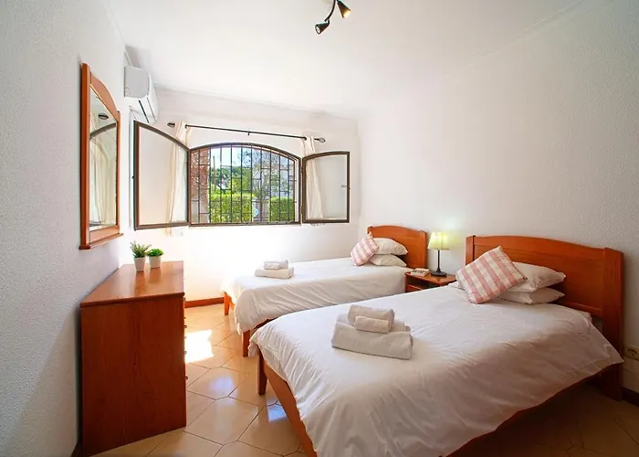 2 Bed Ground Floor In דירה וילהמורה